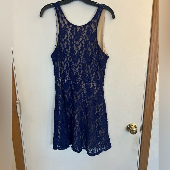 Mimi chica dress size large navy blue lace with cream underlay - Picture 1 of 8